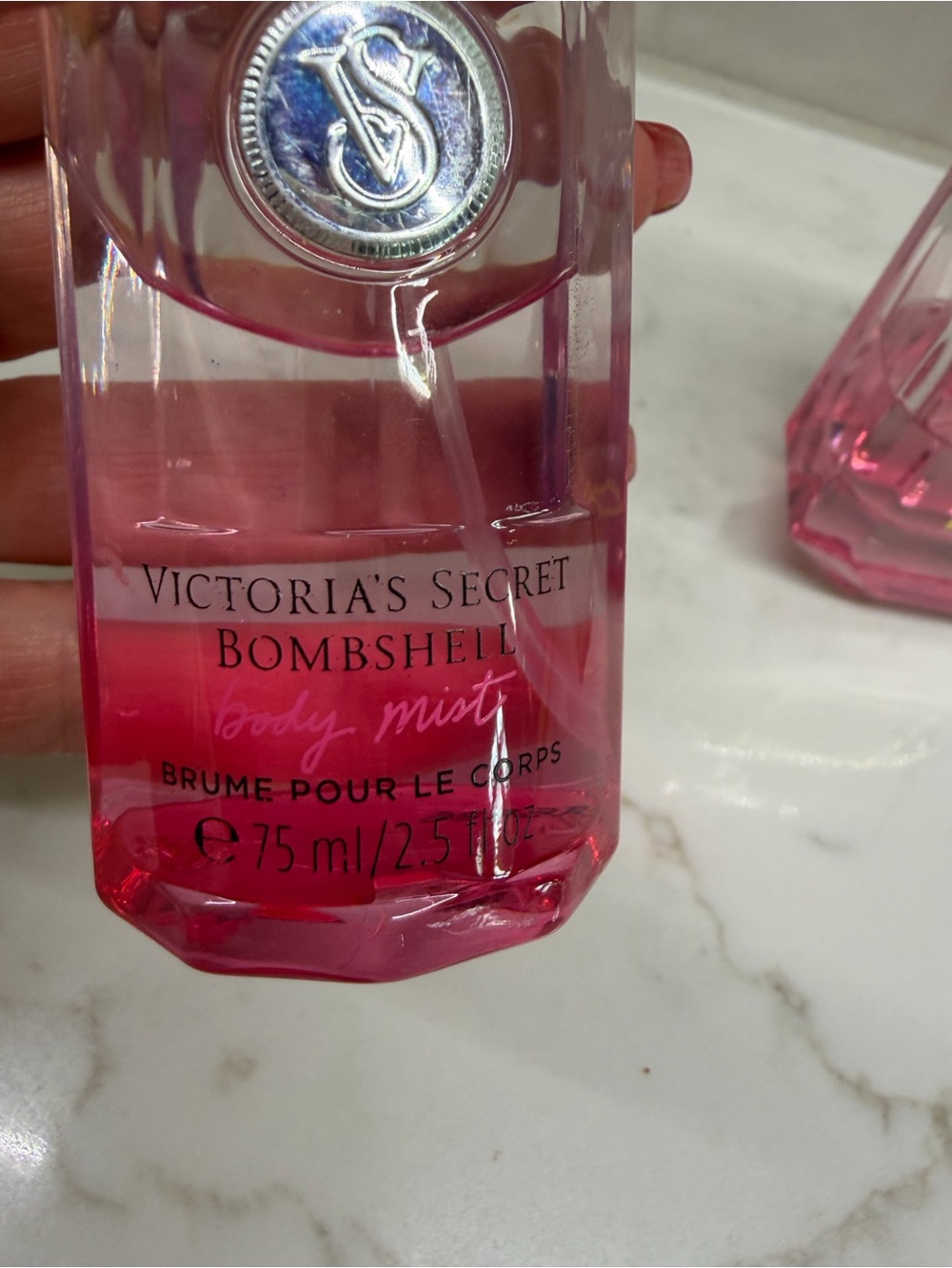 Victoria Secret Bombshell Eau de Parfum 1.7 oz and 2 mini mist 2.5 oz - Picture 4 of 5